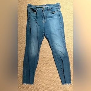Good American Jeans
Size: 16